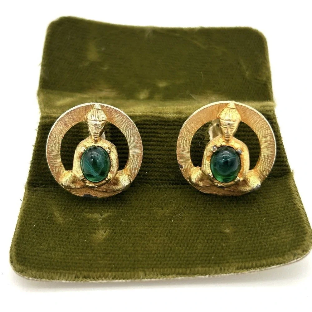 Vintage 1960s Buddha Cufflinks Gold Tone Green Cabochon Meditative Style 1